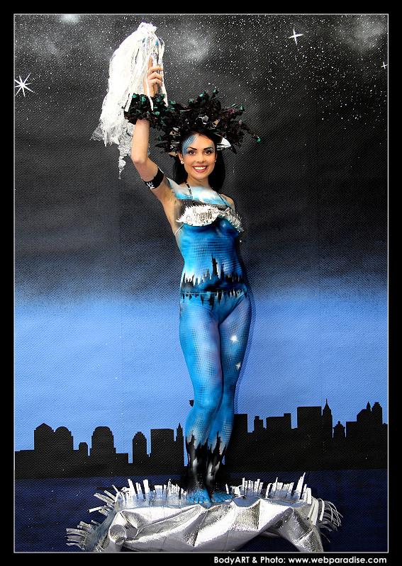 New York - Tokio Bodypainting Angel - Christine Dumbsky